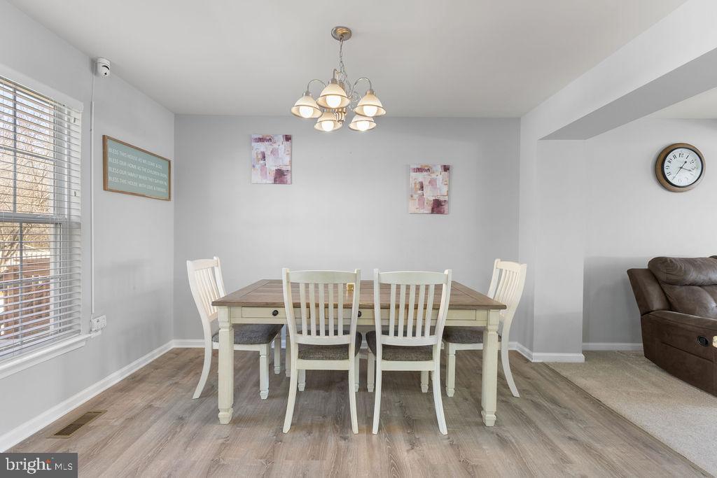 ROUND HILL - Residential