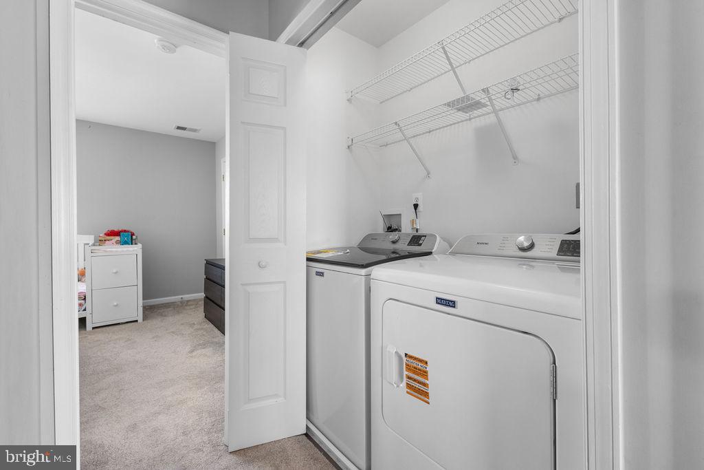 ROUND HILL - Residential