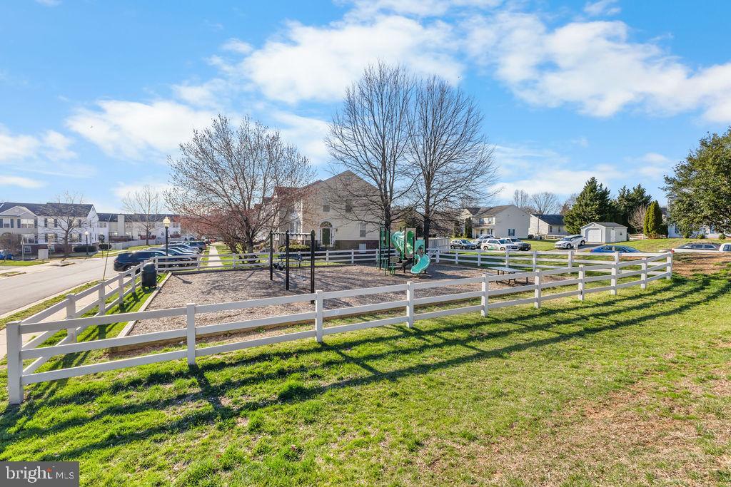 ROUND HILL - Residential