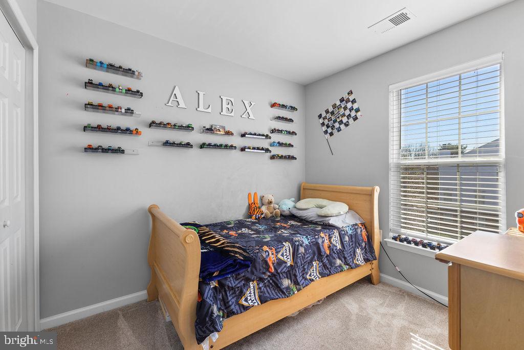 ROUND HILL - Residential