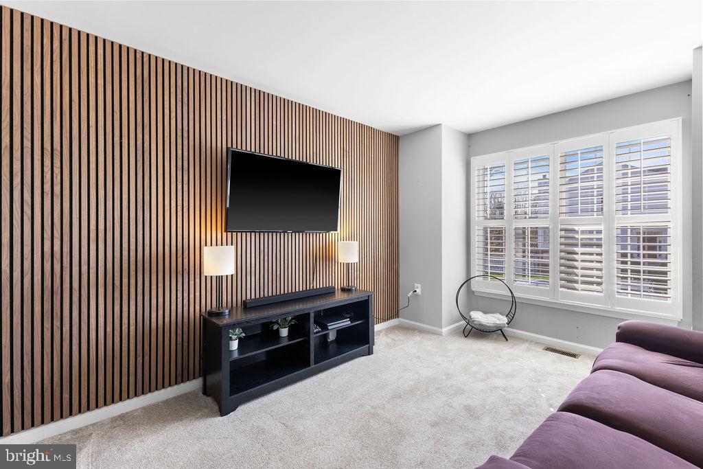 ROUND HILL - Residential