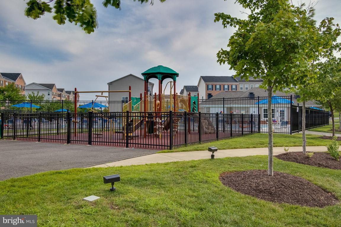 MARKET CENTER CONDOMINIUM - Residential