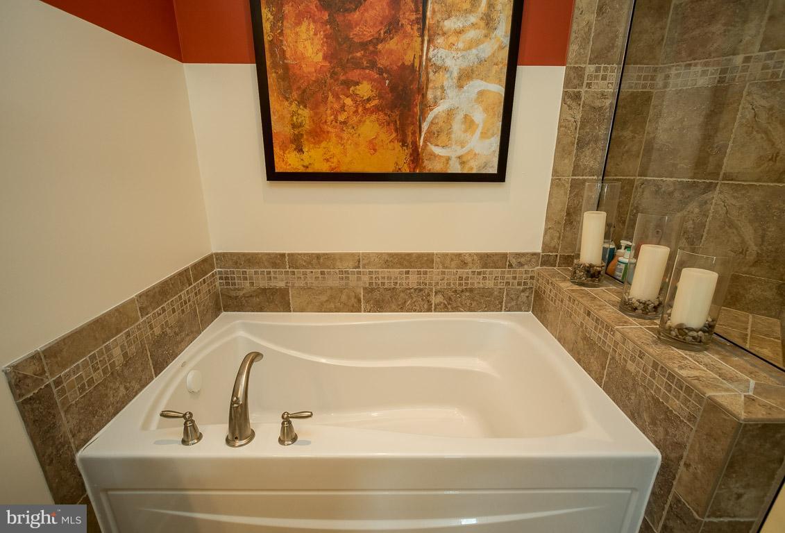 MARKET CENTER CONDOMINIUM - Residential