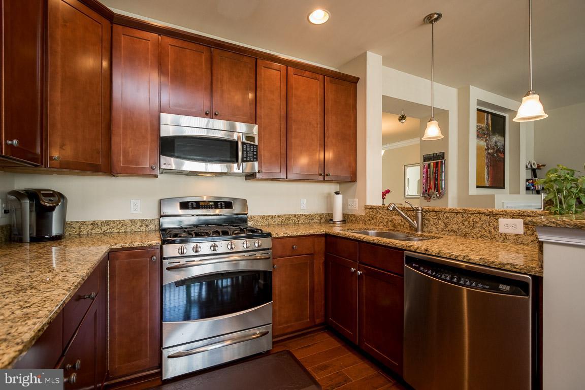 MARKET CENTER CONDOMINIUM - Residential