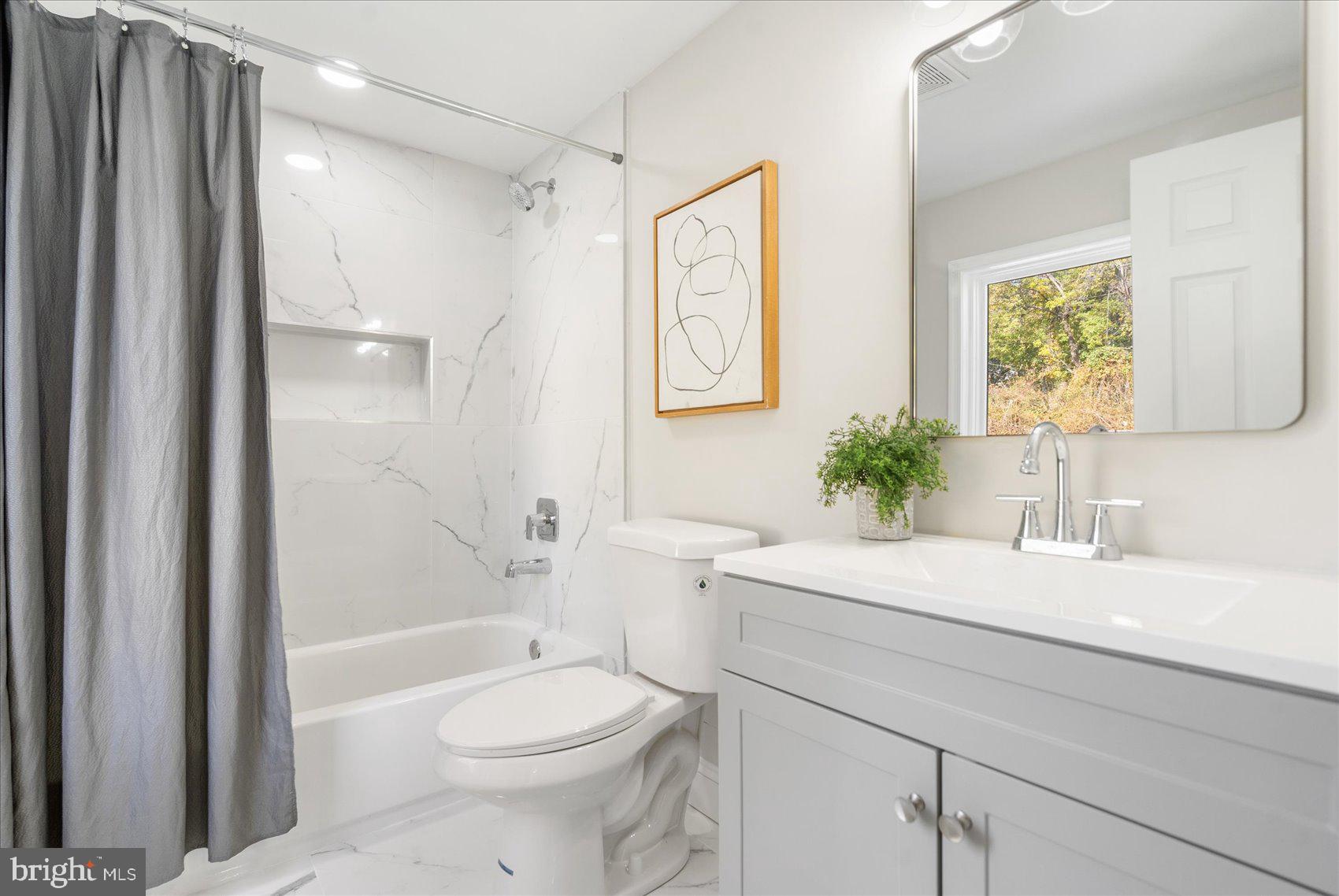 WINDSOR HILLS - Residential