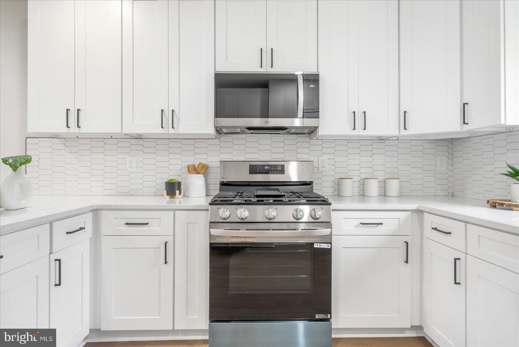 WINDSOR HILLS - Residential