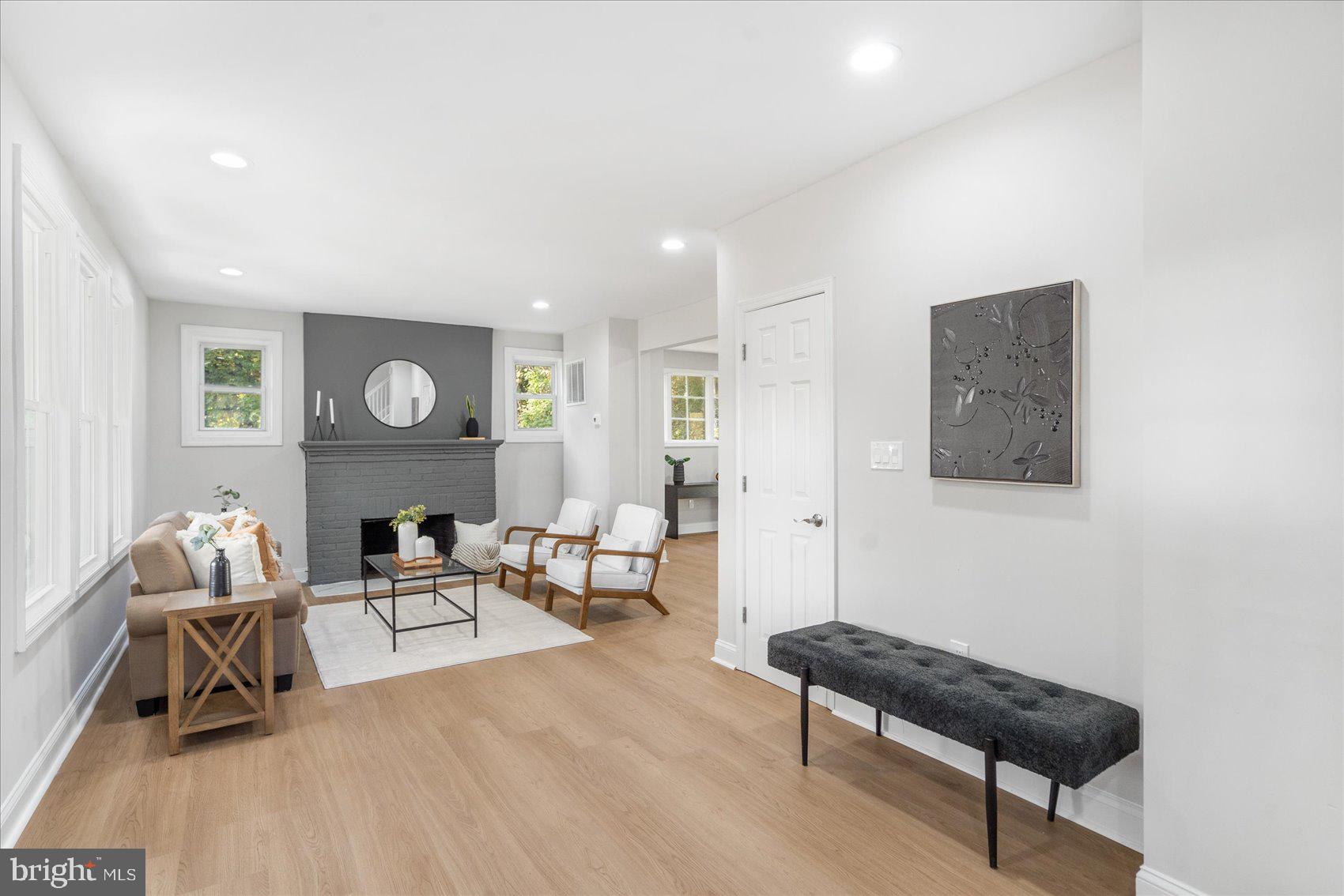 WINDSOR HILLS - Residential