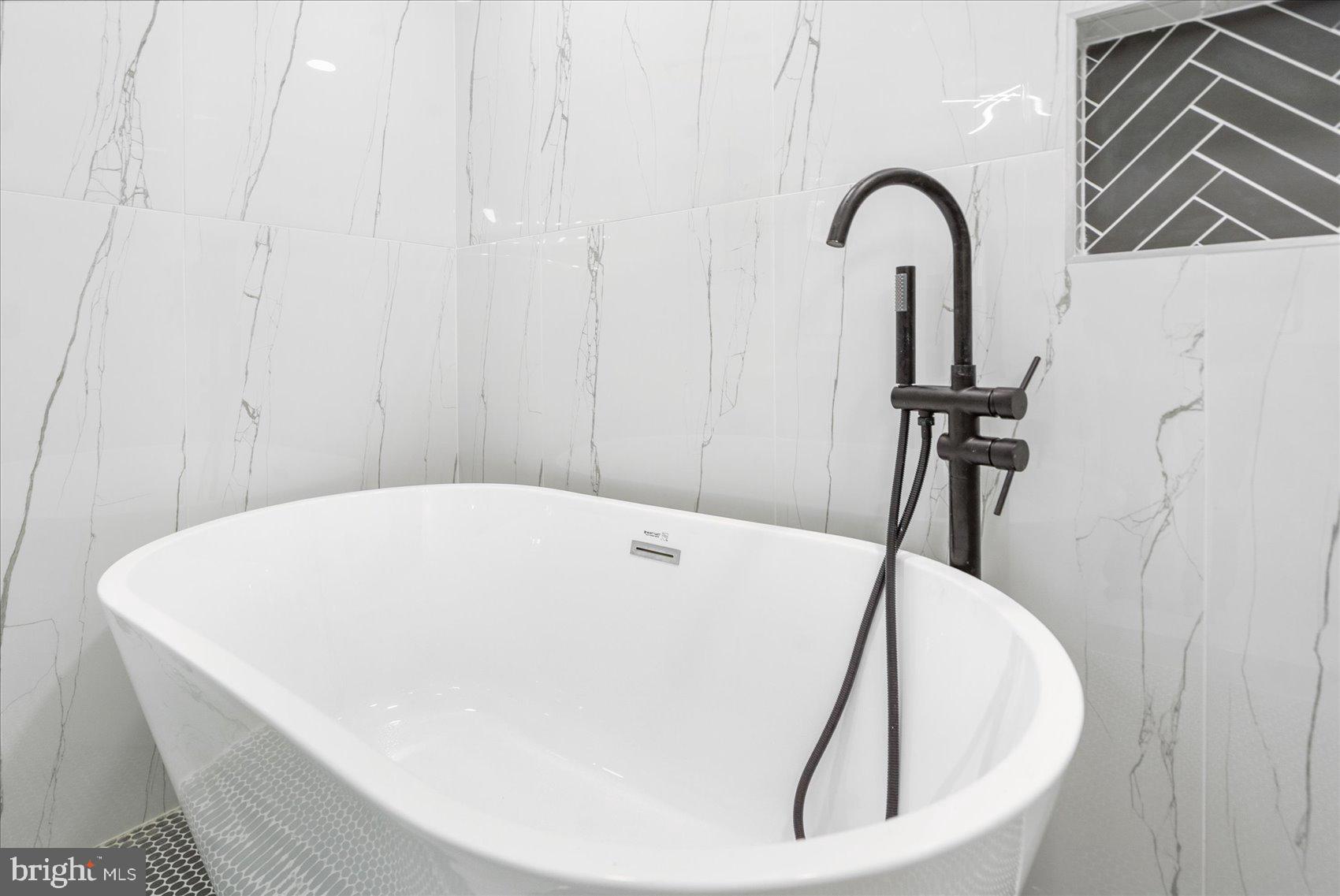 WINDSOR HILLS - Residential