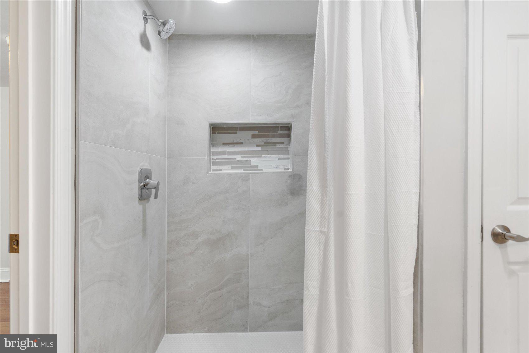 WINDSOR HILLS - Residential