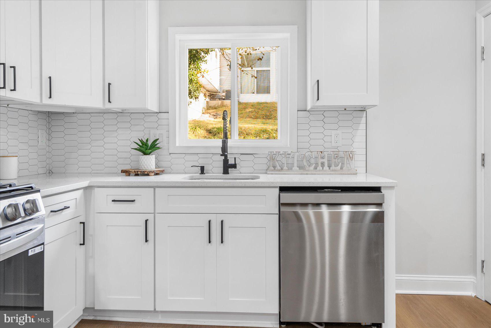 WINDSOR HILLS - Residential