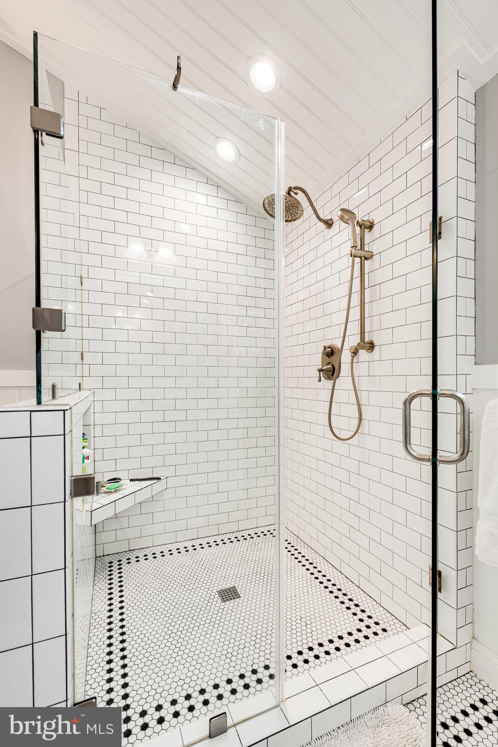 HOLLY PARK - Residential