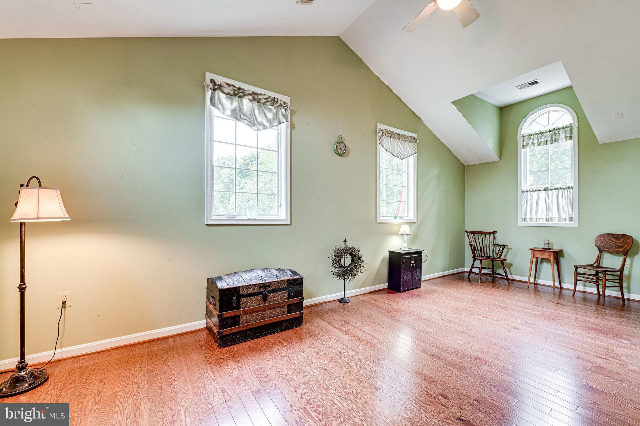 HOLLY PARK - Residential