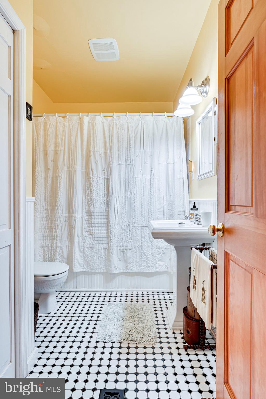 HOLLY PARK - Residential