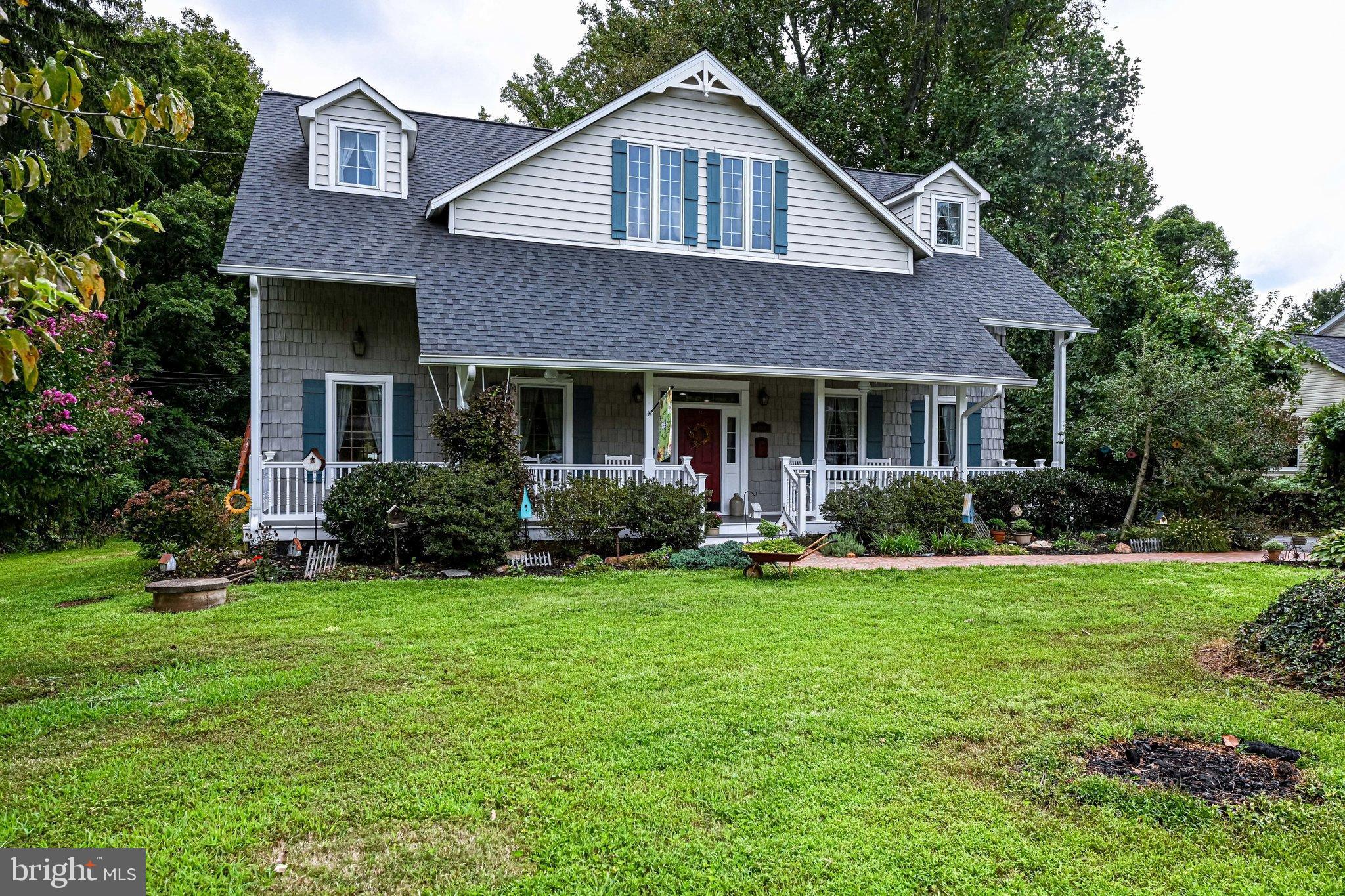 HOLLY PARK - Residential