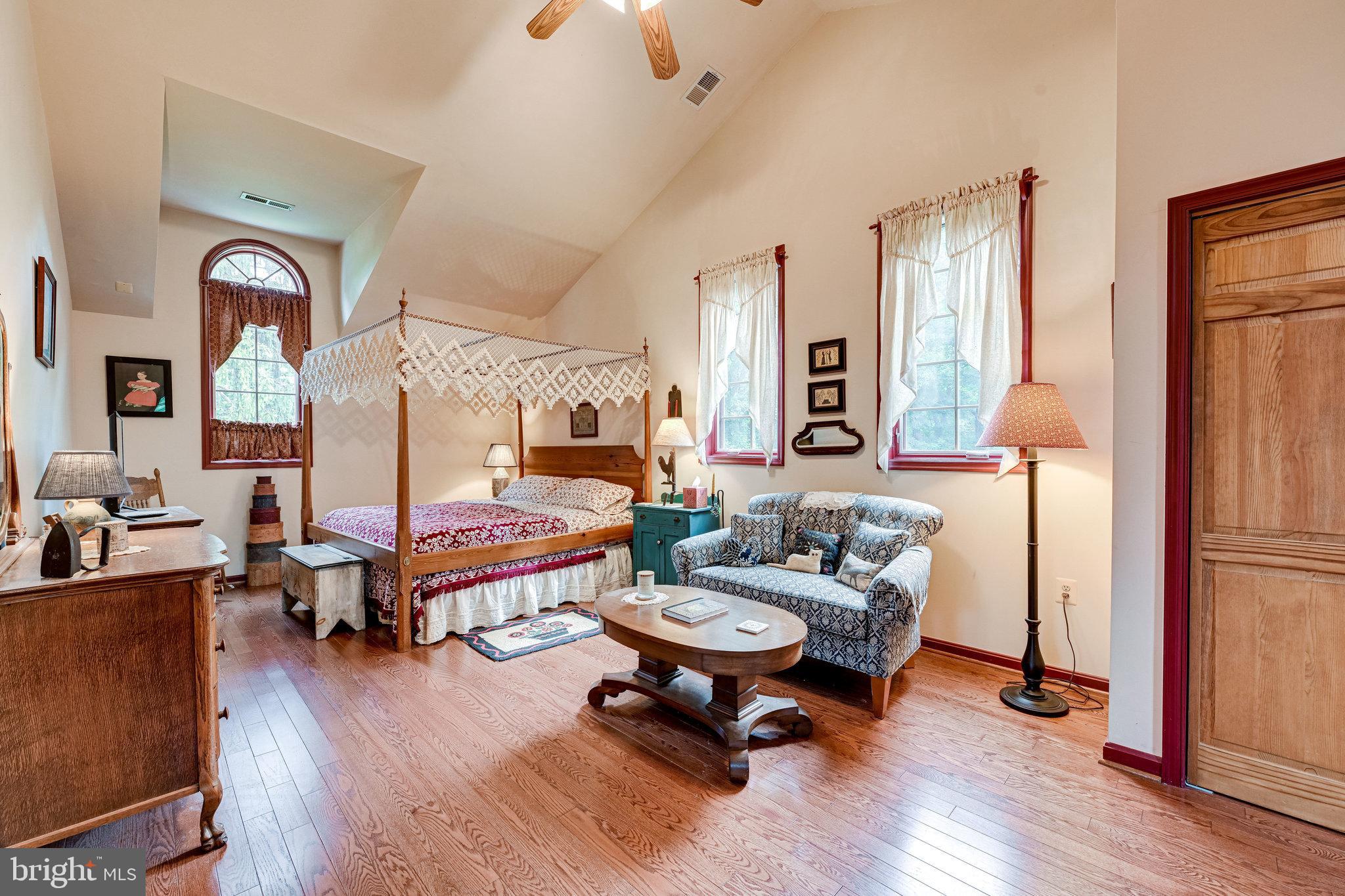 HOLLY PARK - Residential