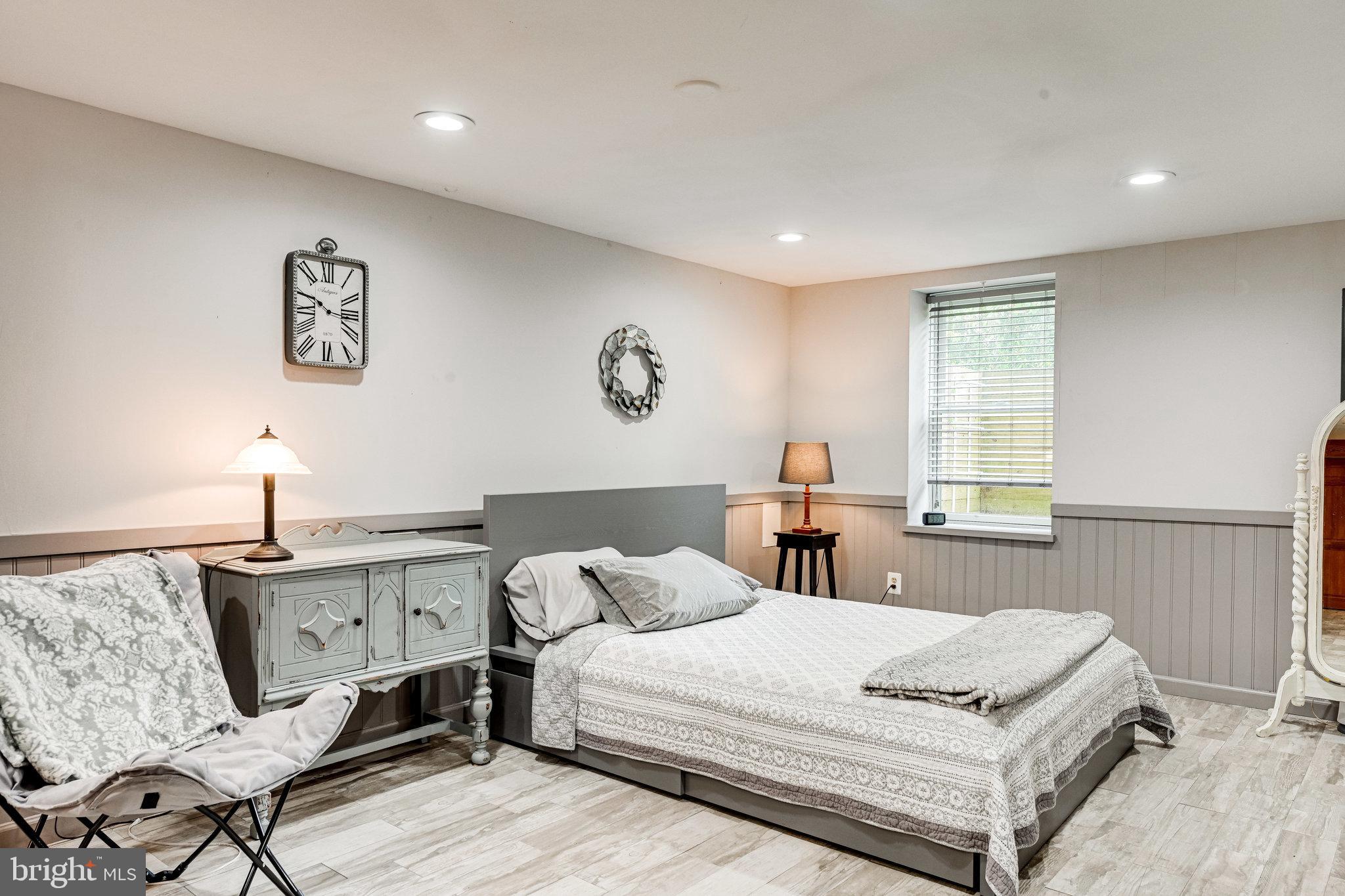 HOLLY PARK - Residential