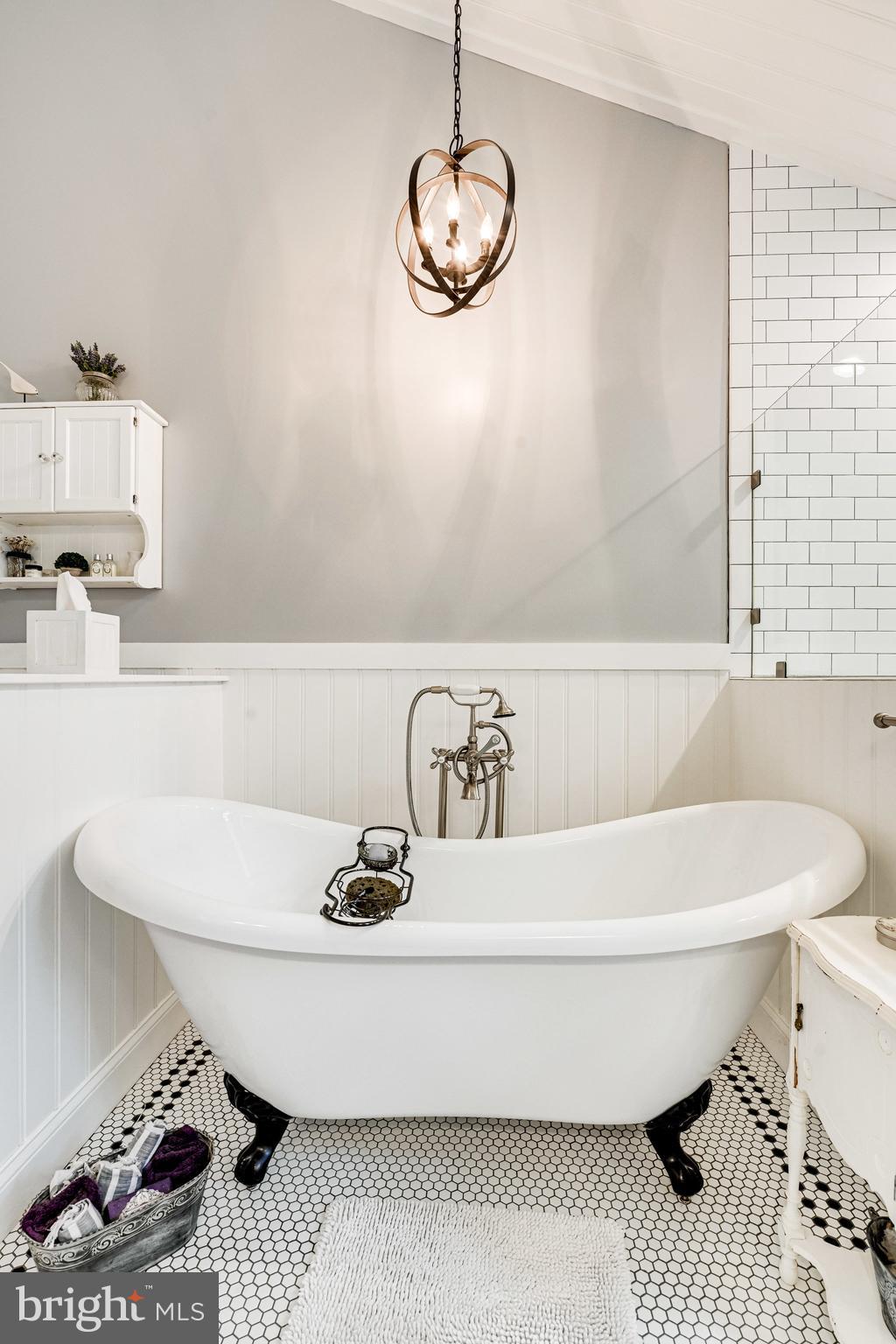 HOLLY PARK - Residential