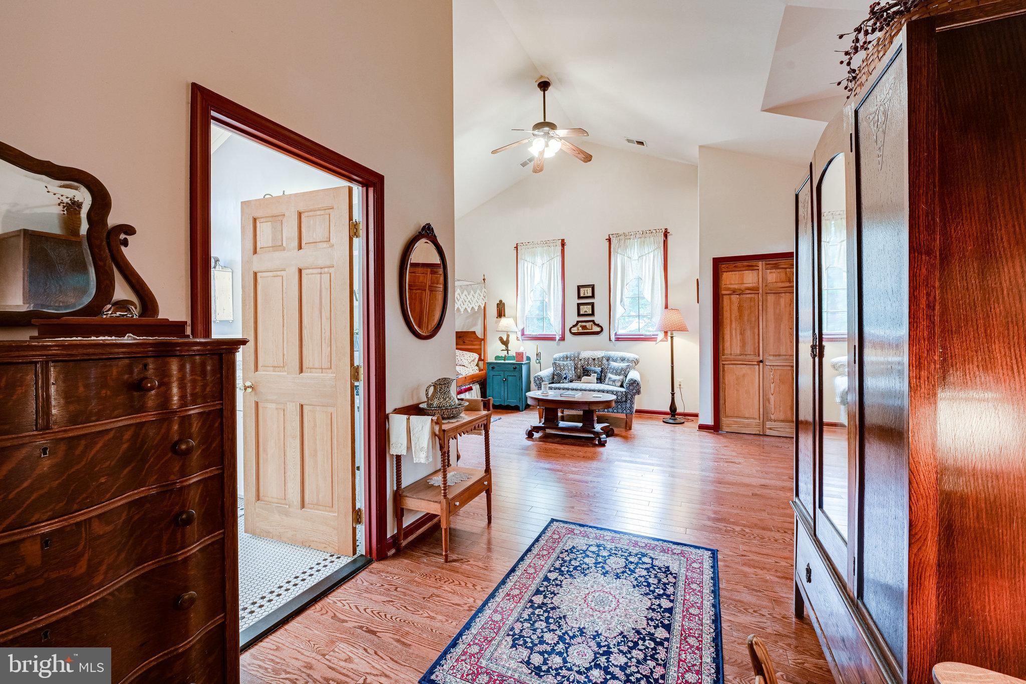 HOLLY PARK - Residential