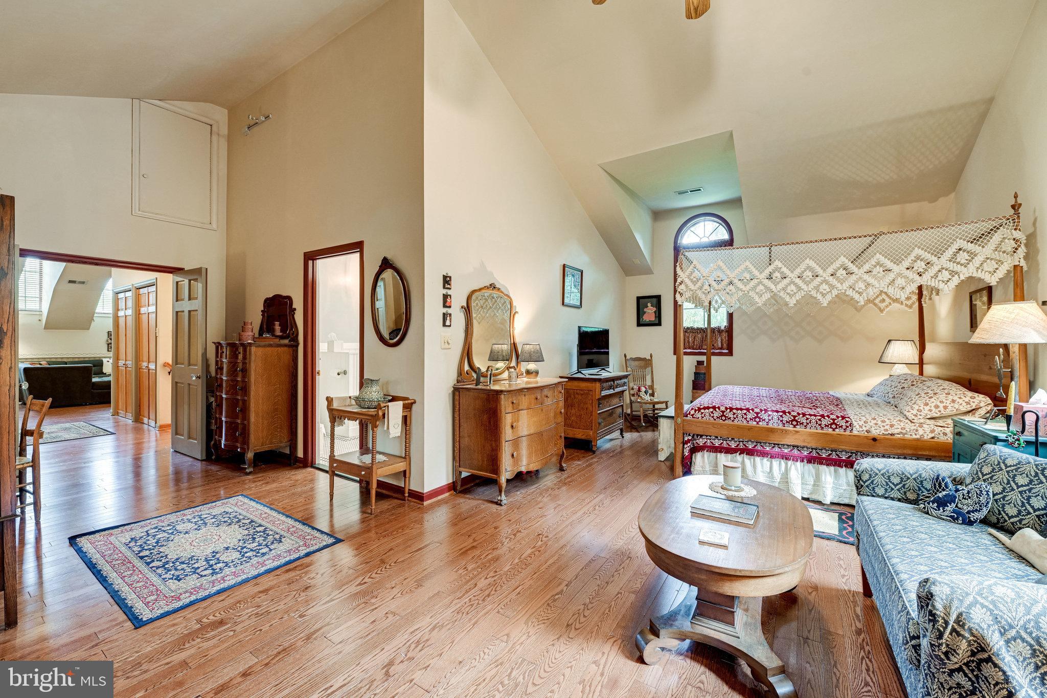 HOLLY PARK - Residential