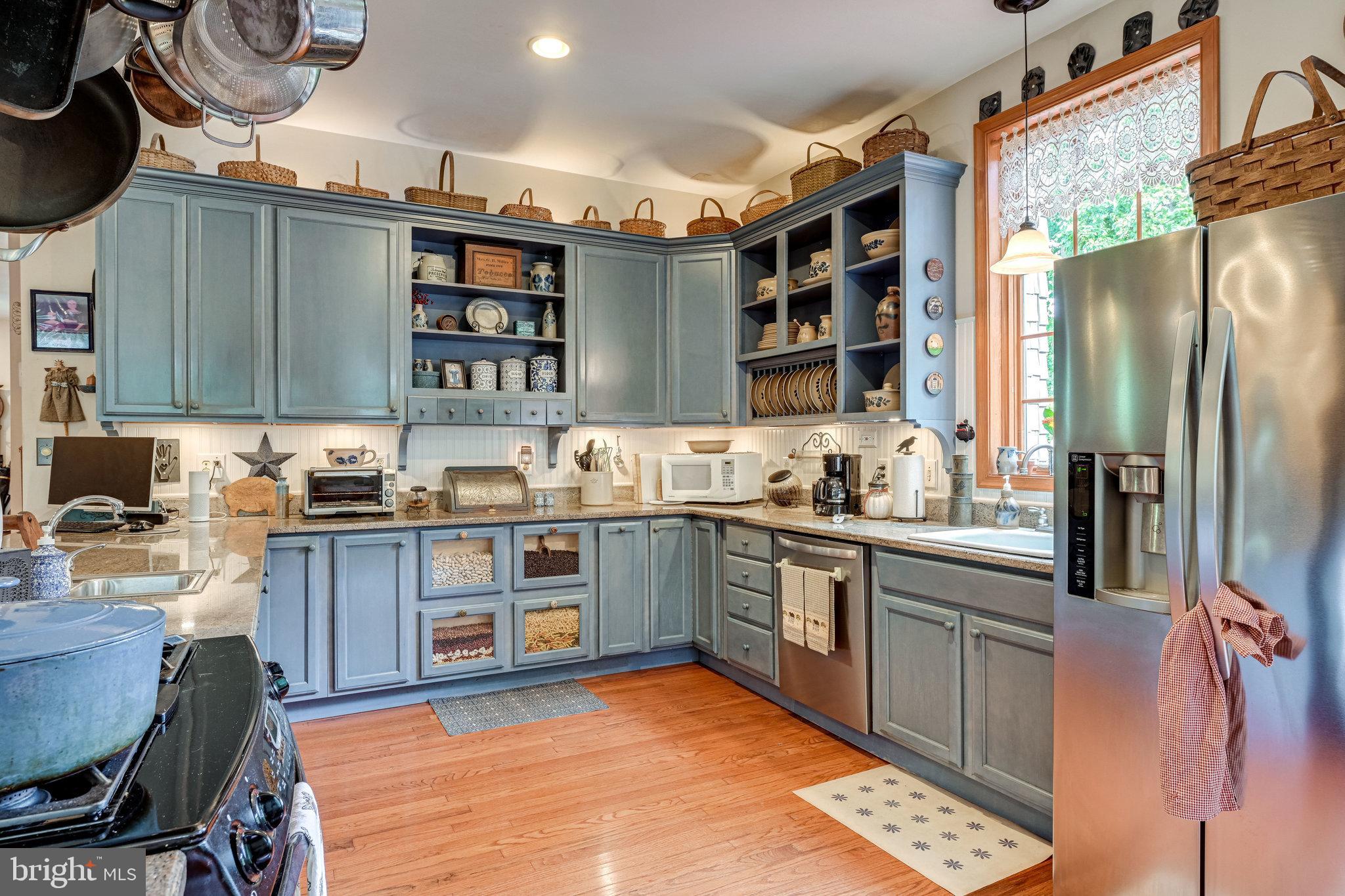 HOLLY PARK - Residential