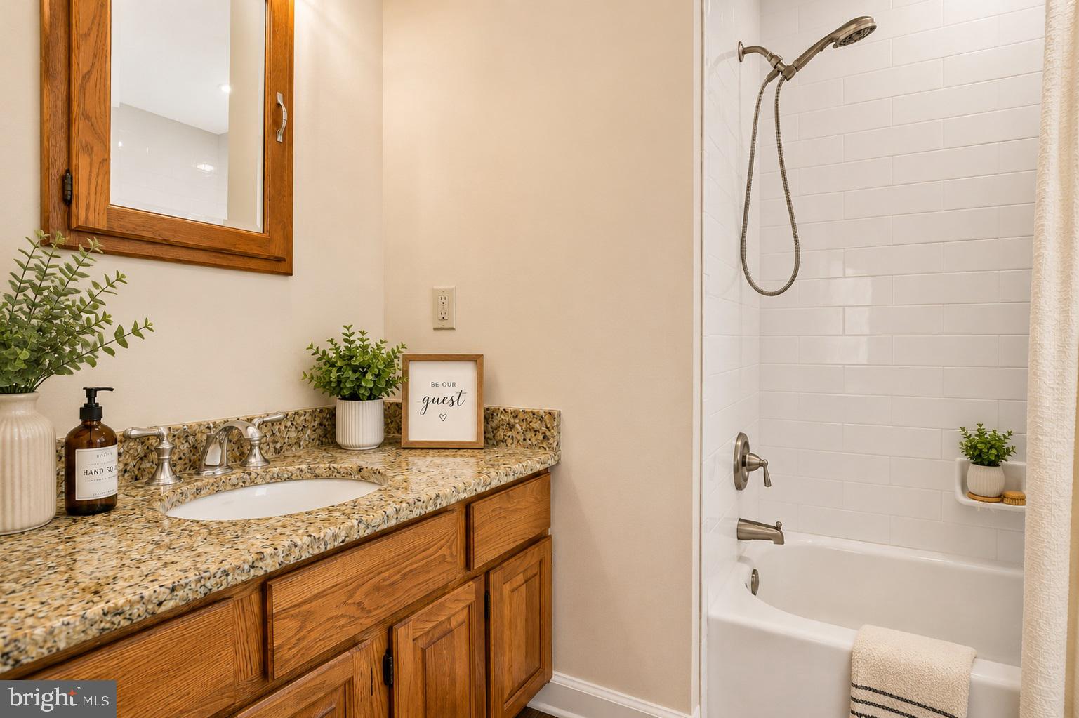 BENEDICT FARMS - Residential
