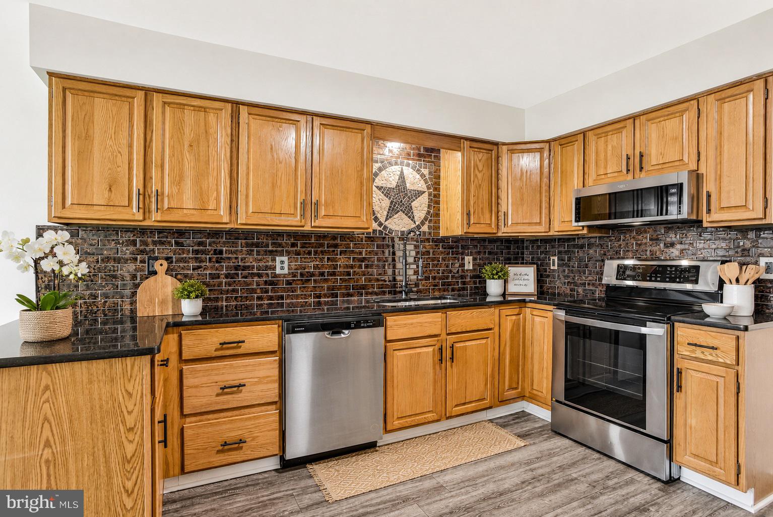 BENEDICT FARMS - Residential