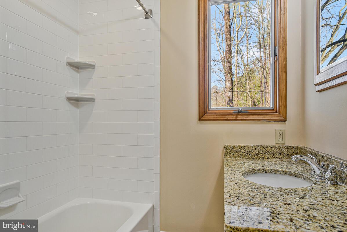 BENEDICT FARMS - Residential