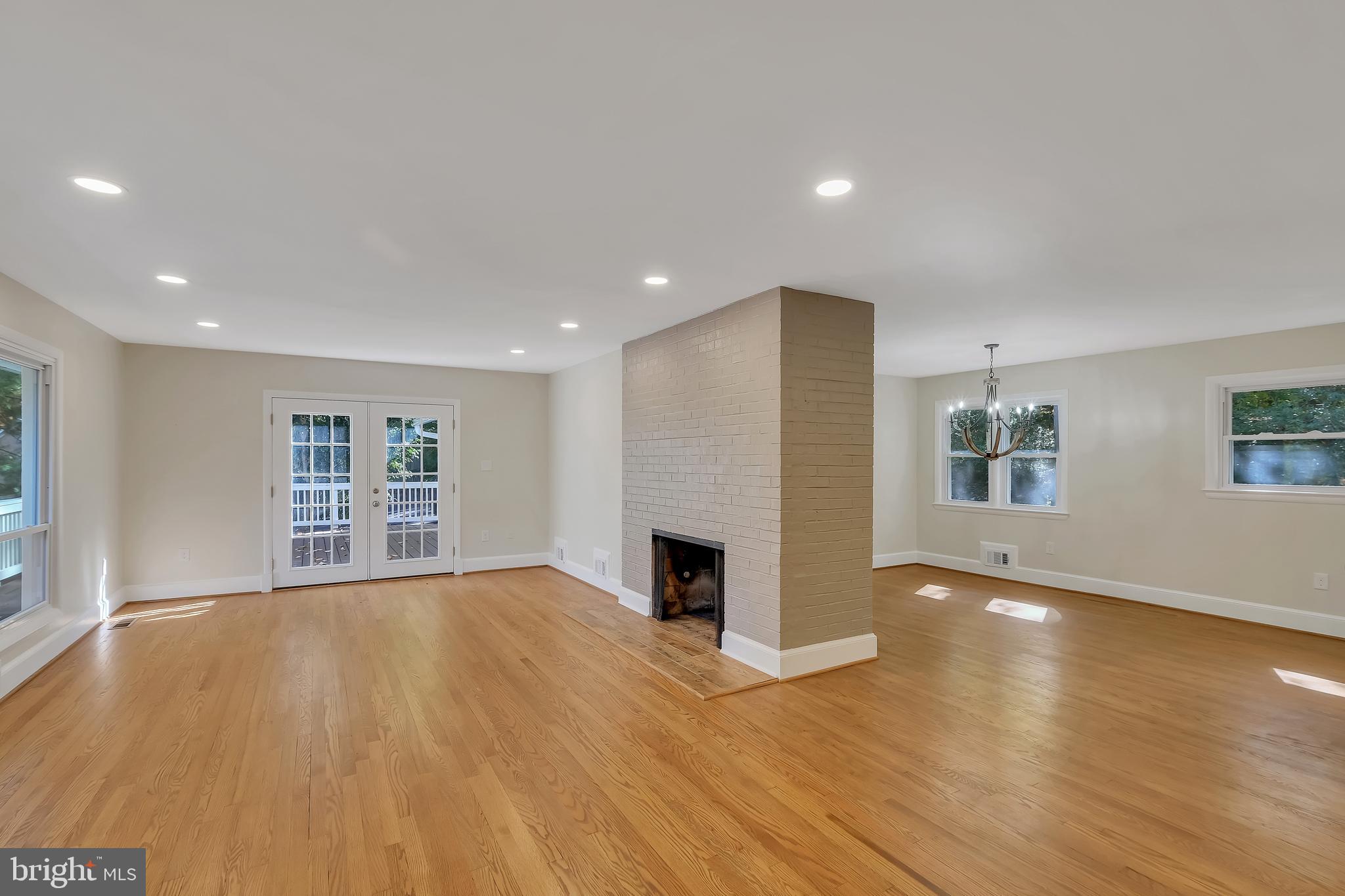 TALL OAKS - Residential