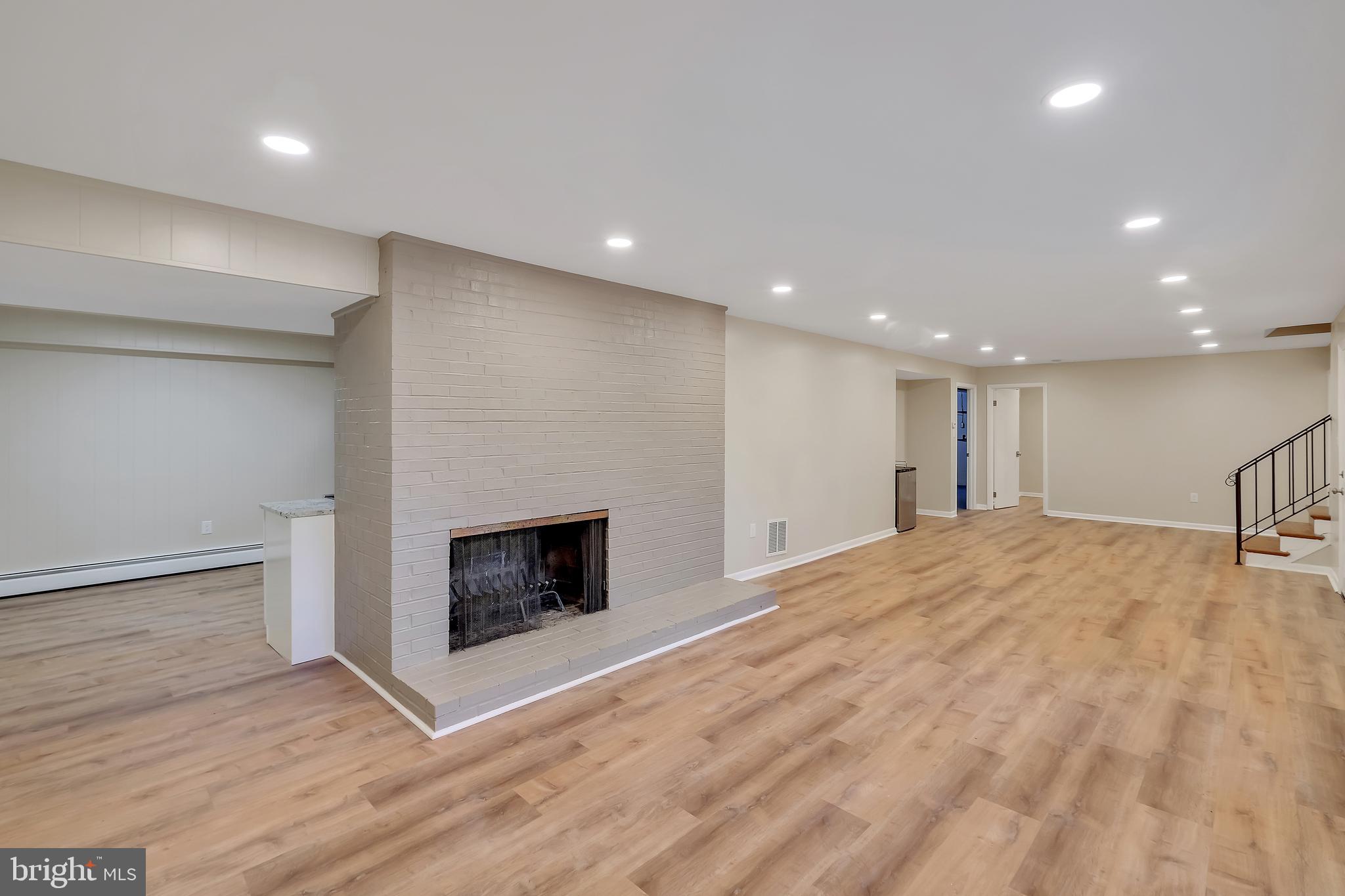 TALL OAKS - Residential