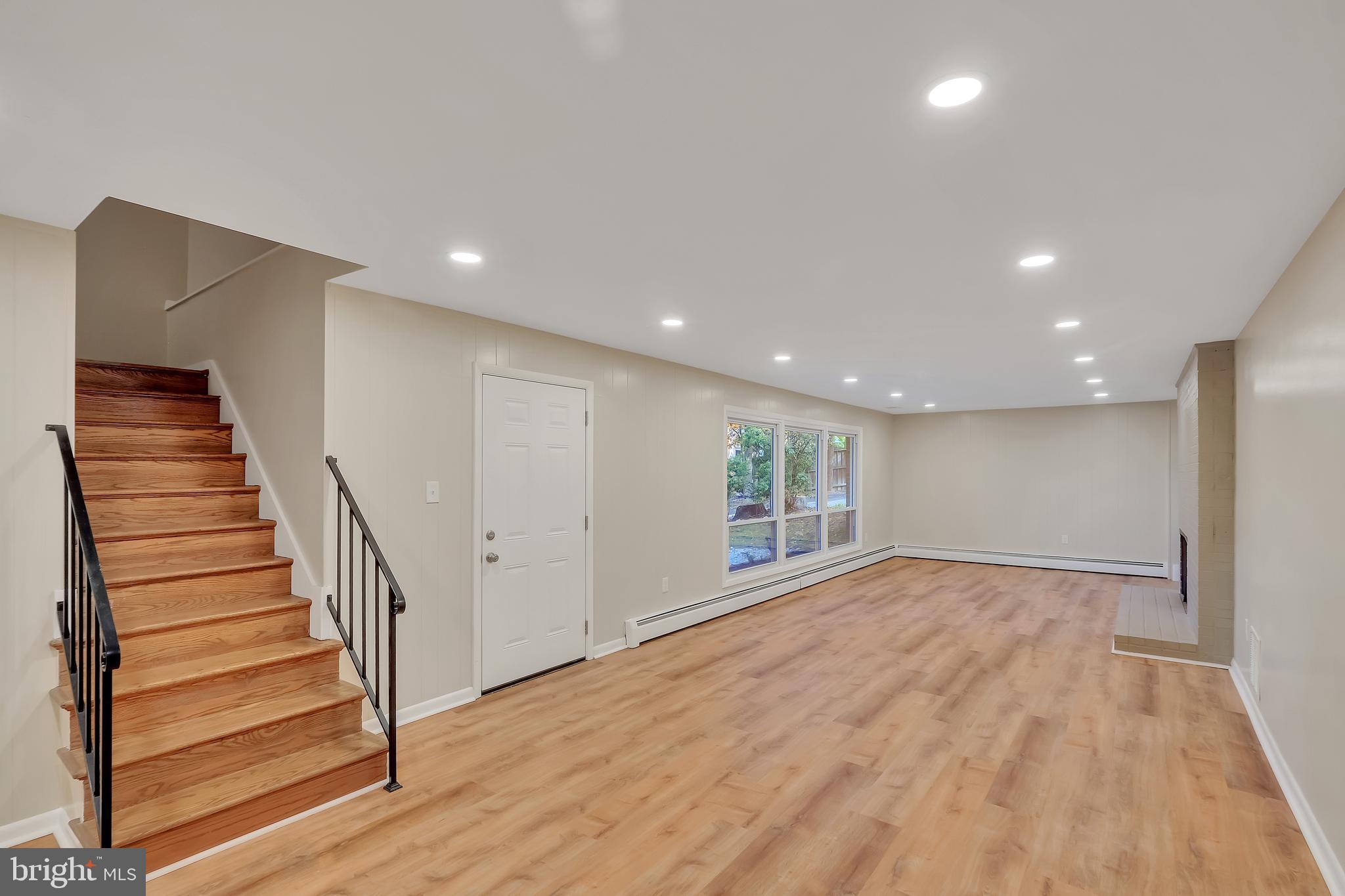 TALL OAKS - Residential