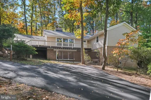 6829 Cherry Lane, Annandale, VA MLS: VAFX2276444