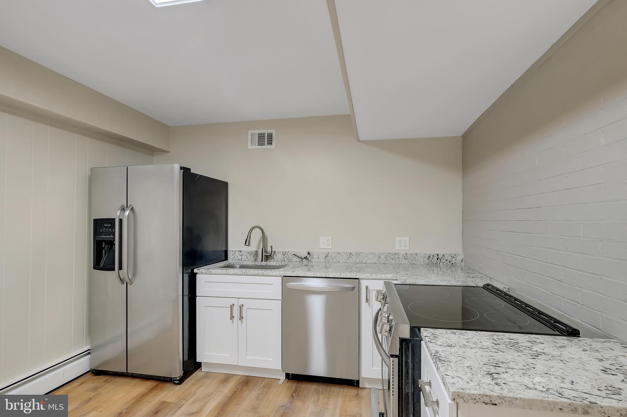 TALL OAKS - Residential