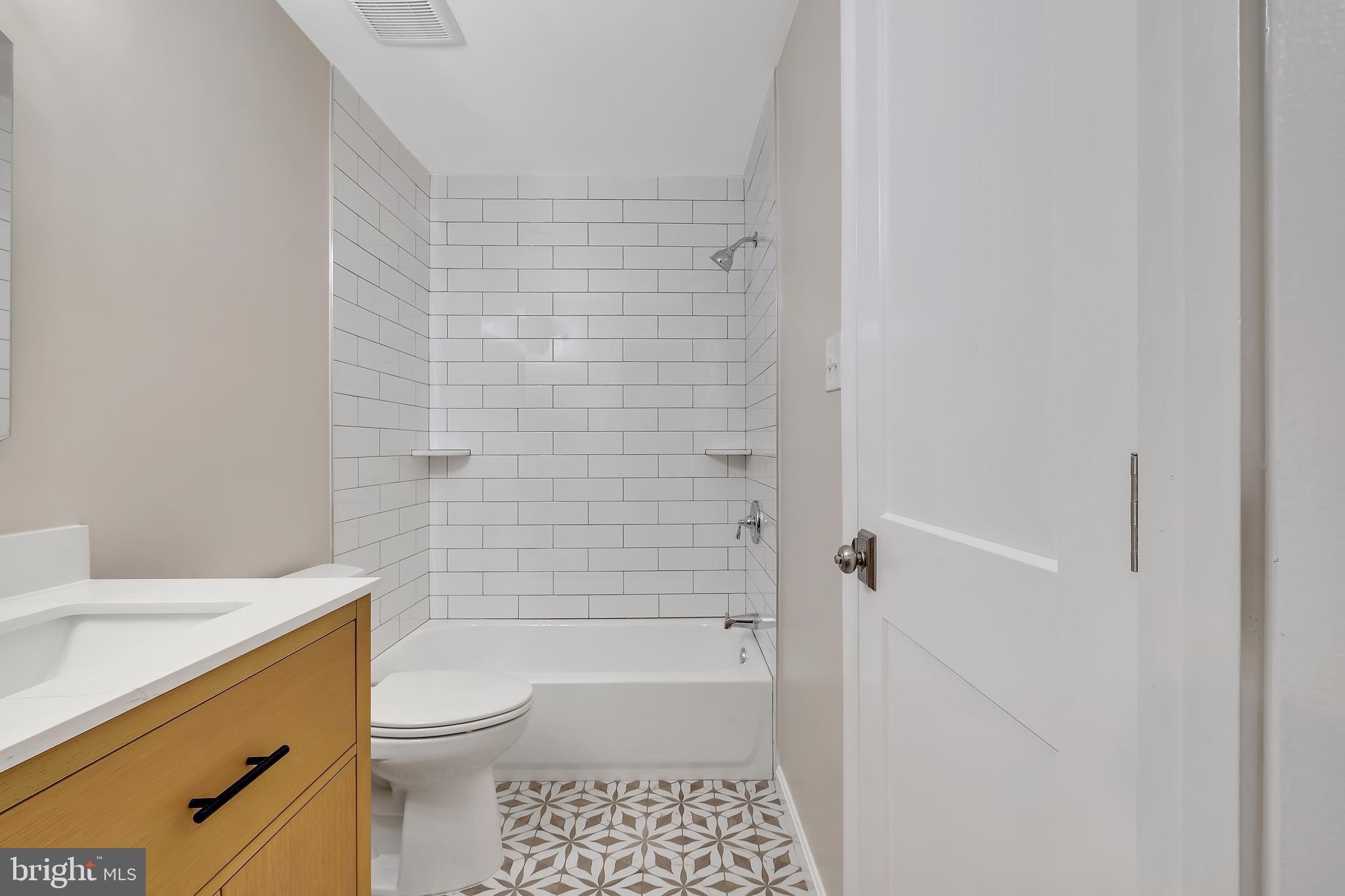 TALL OAKS - Residential