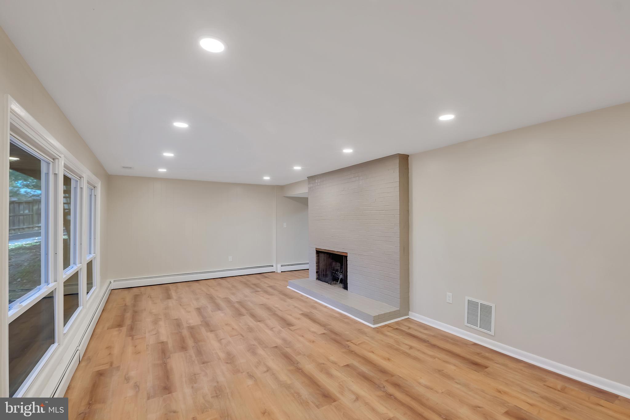 TALL OAKS - Residential