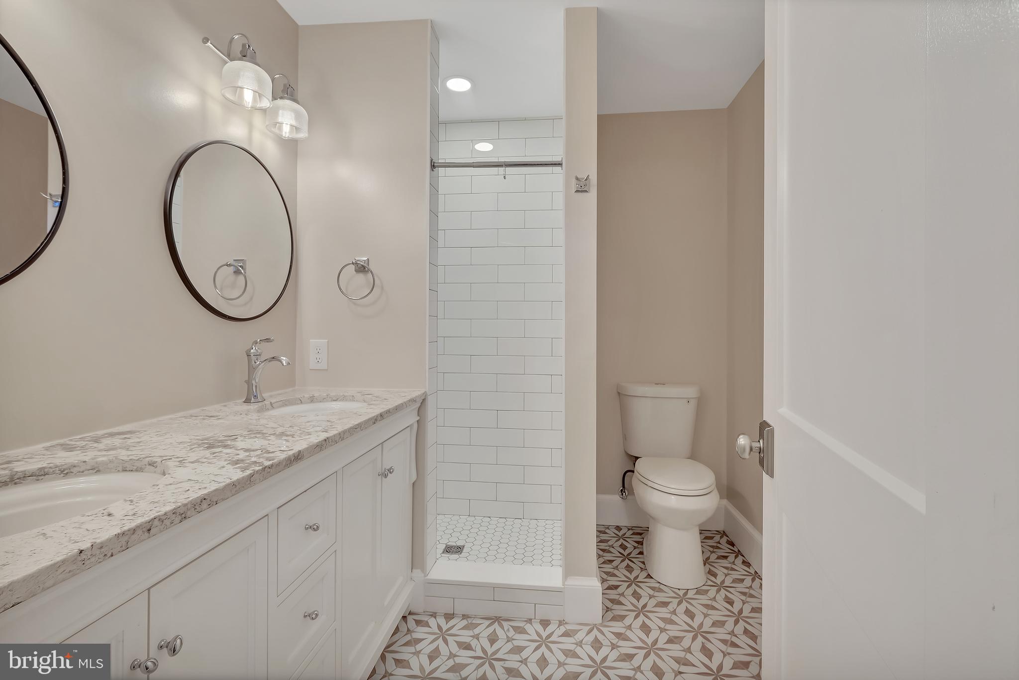 TALL OAKS - Residential