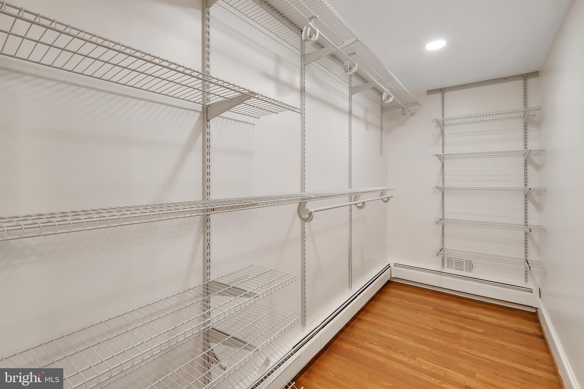 TALL OAKS - Residential