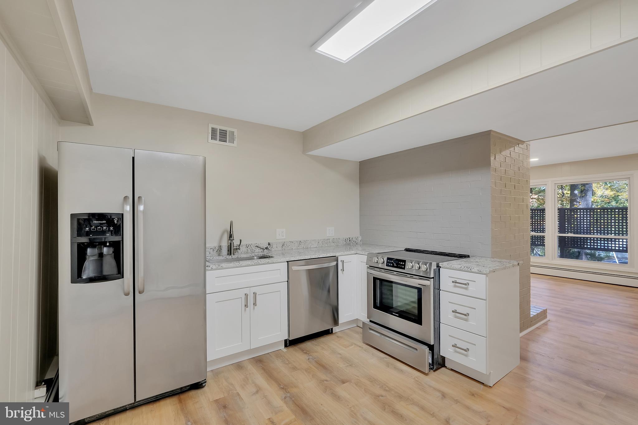 TALL OAKS - Residential