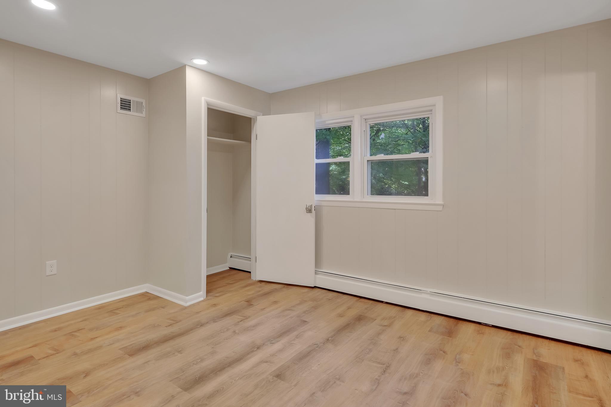 TALL OAKS - Residential