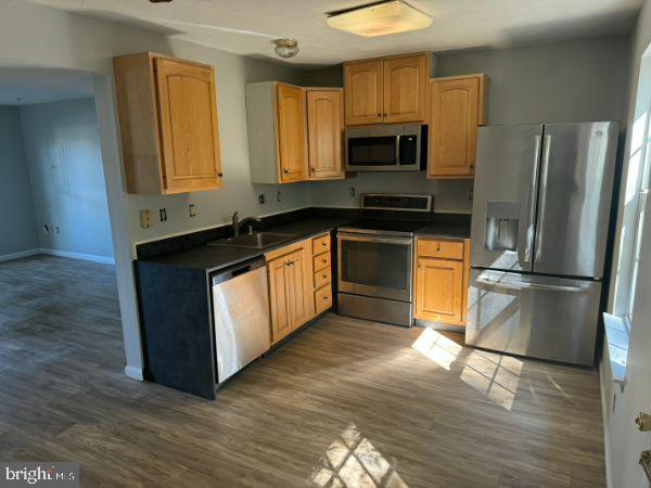 THE TOWNES AT WESTBURY - Residential Lease