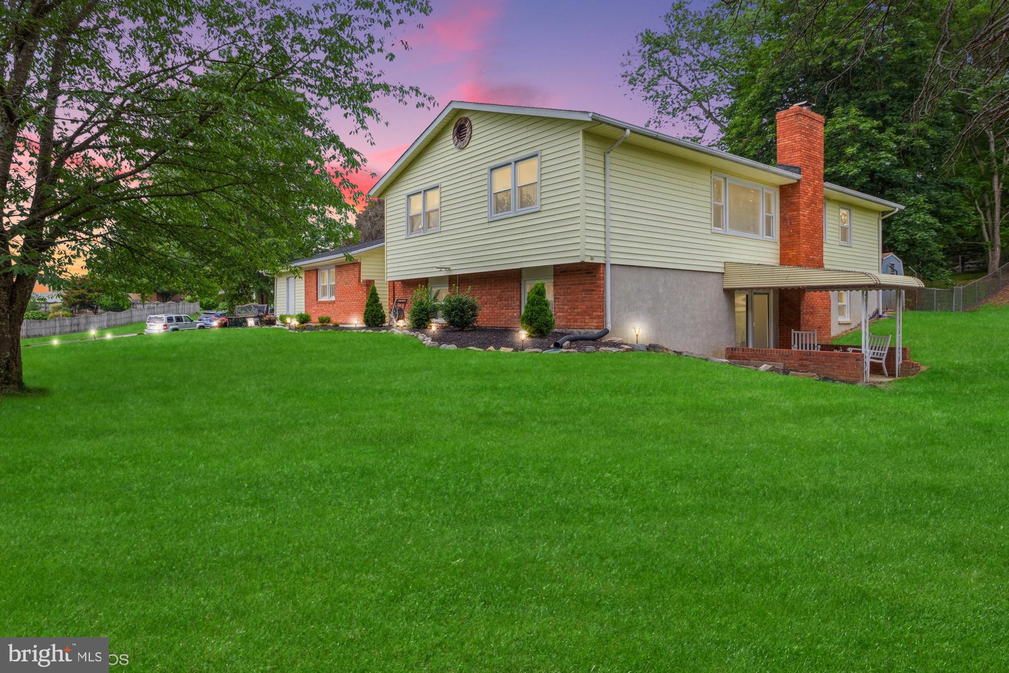 CAMELOT - Residential