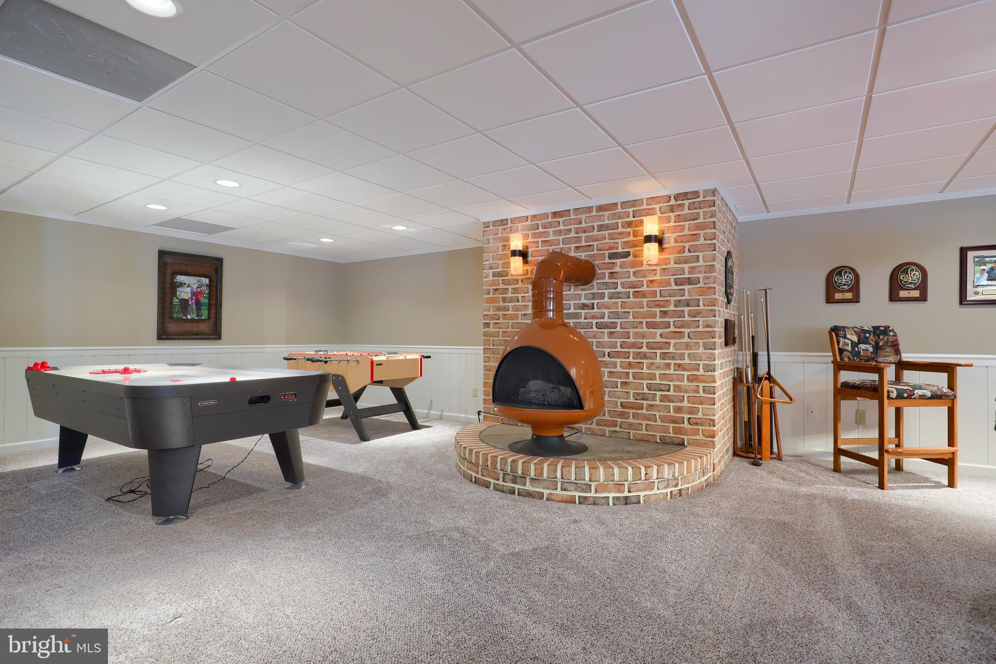 WATERFRONT ESTATES - Residential