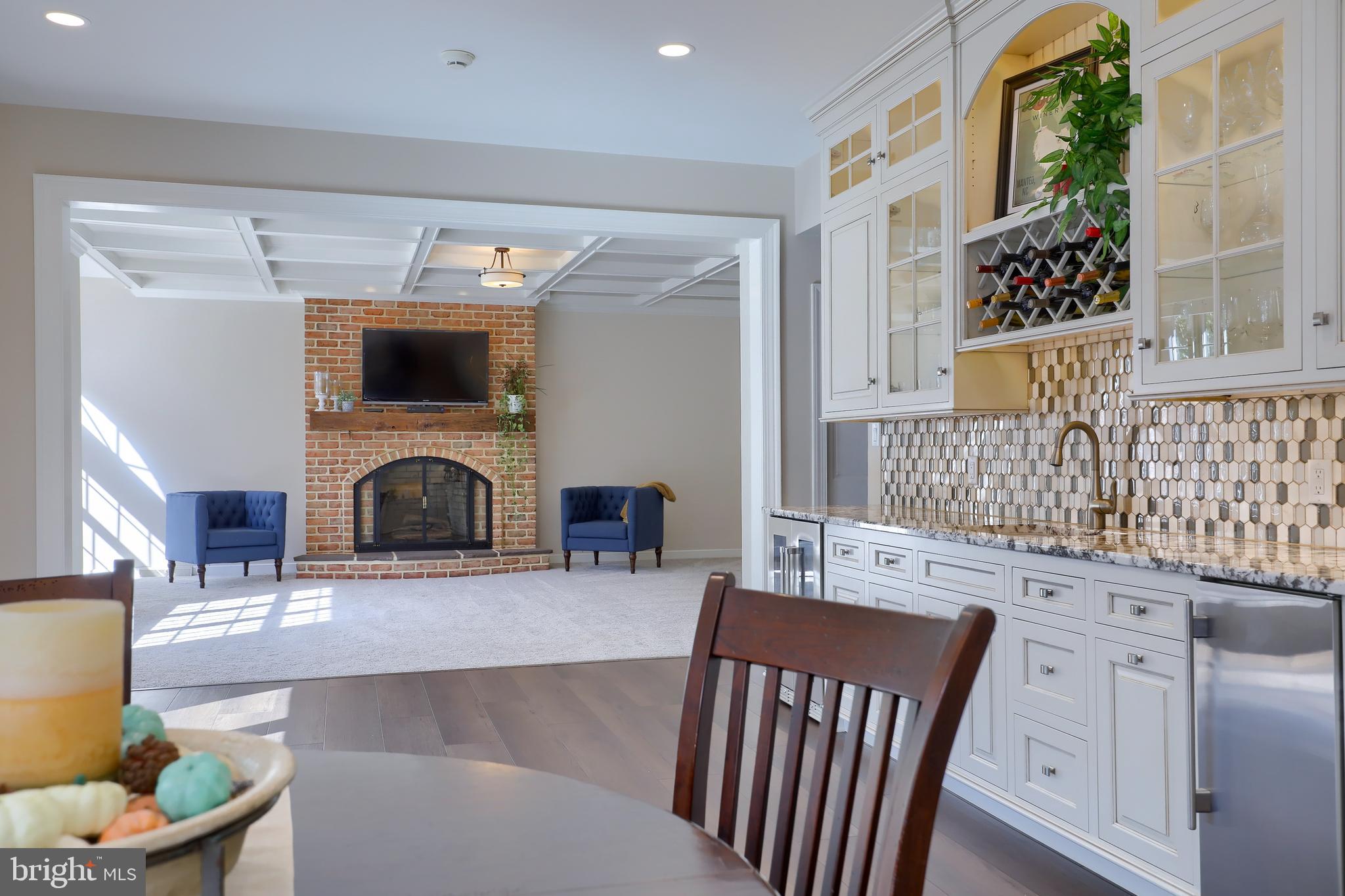 WATERFRONT ESTATES - Residential