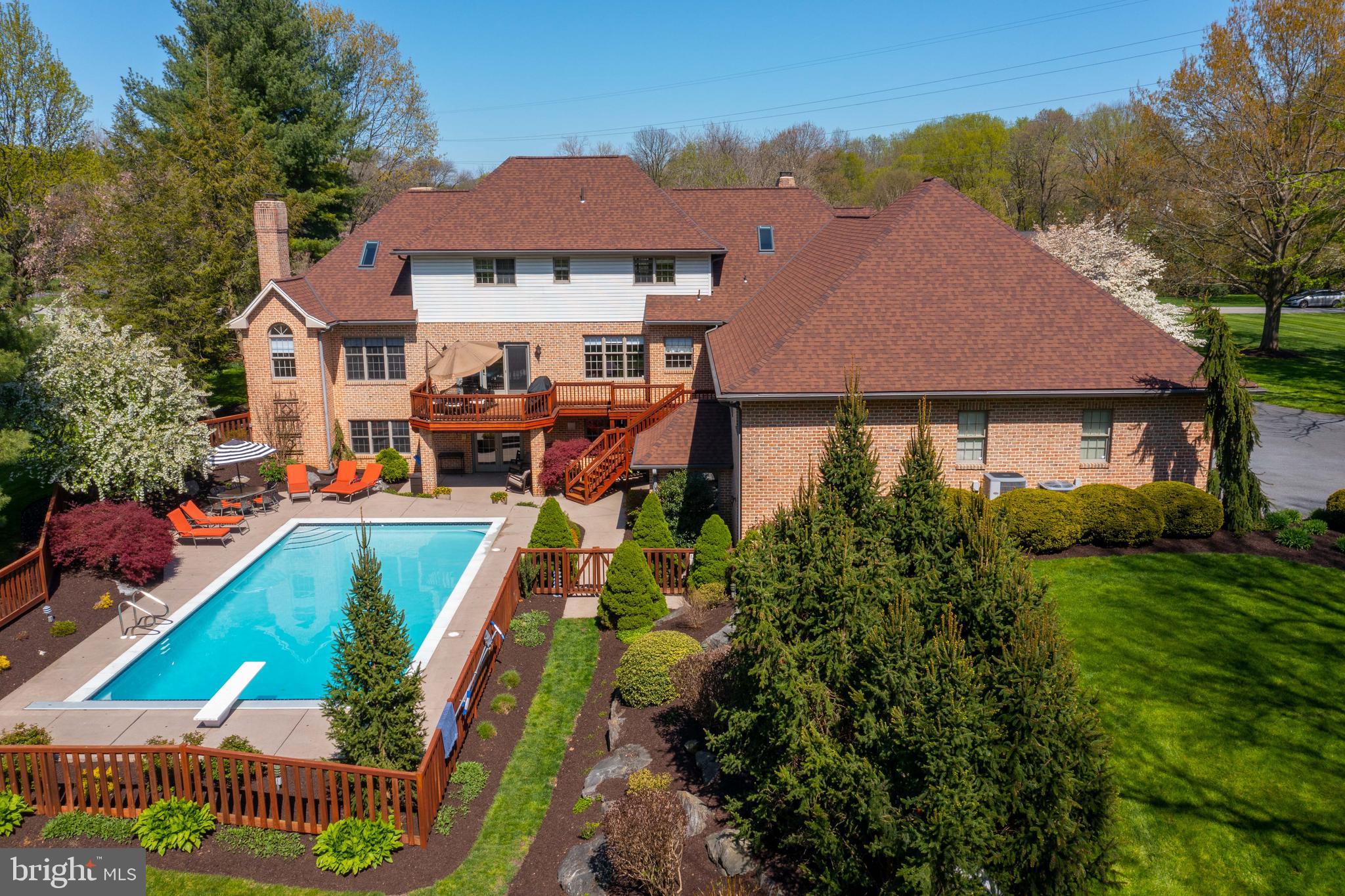 WATERFRONT ESTATES - Residential