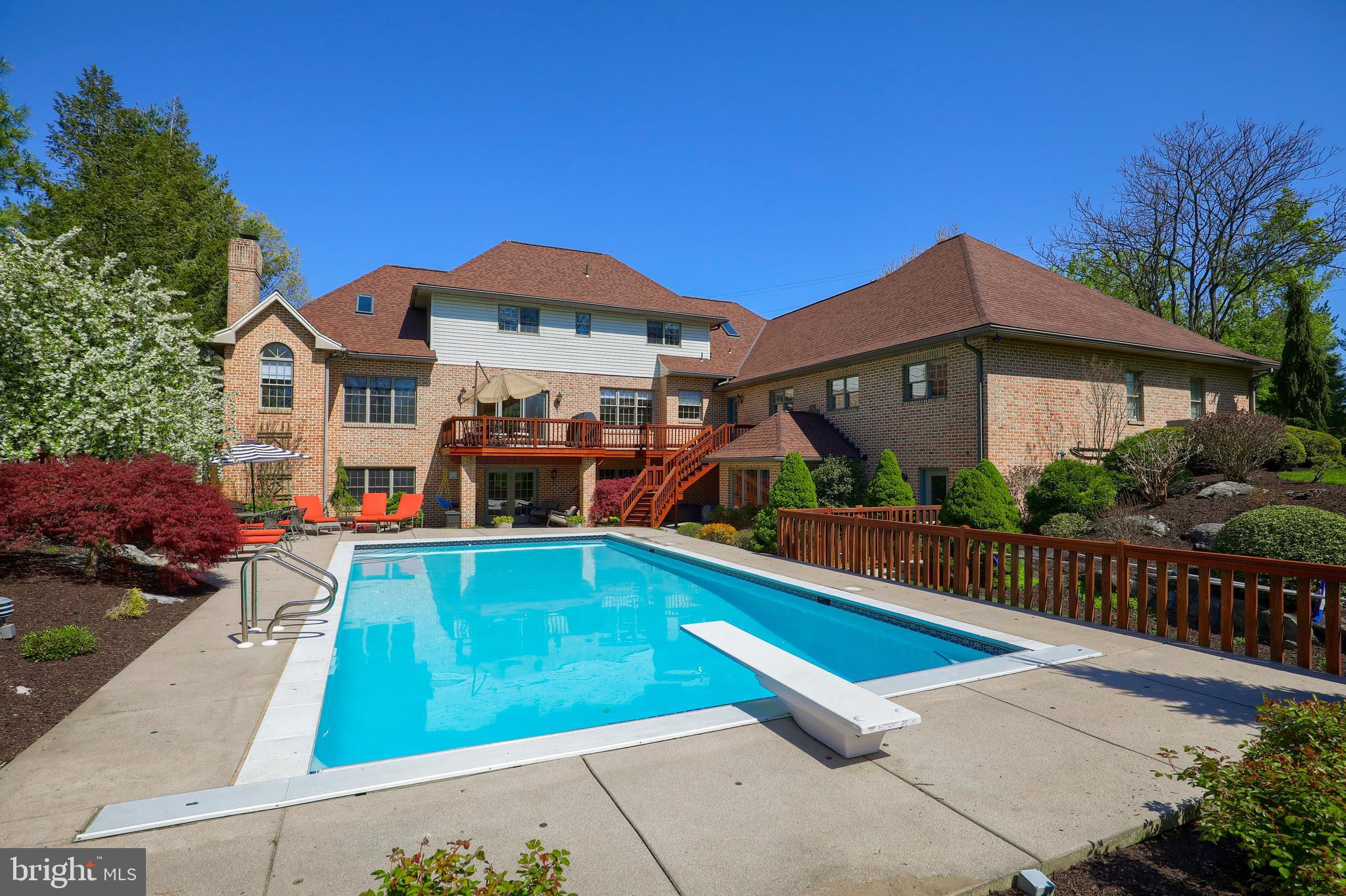 WATERFRONT ESTATES - Residential