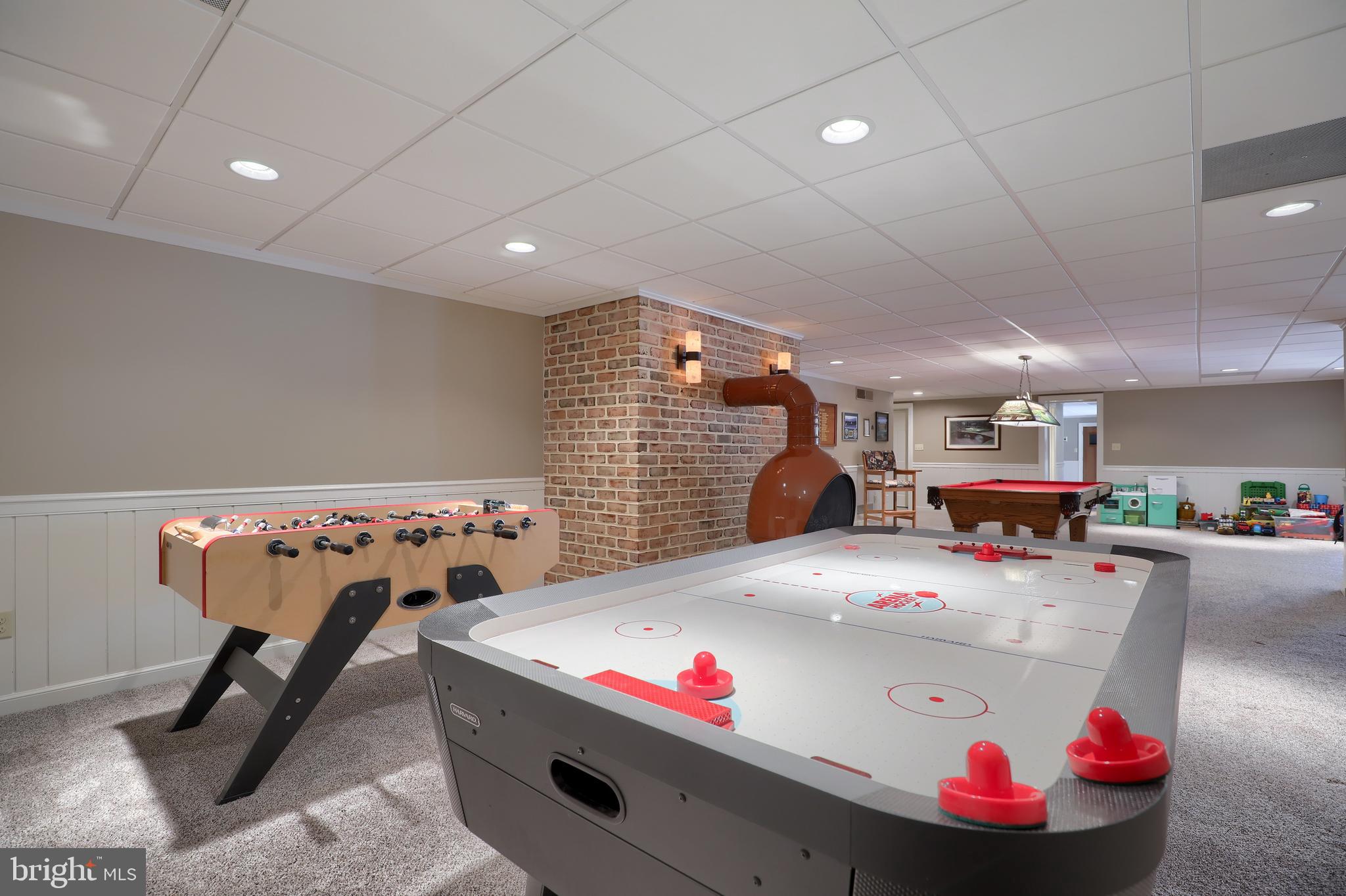 WATERFRONT ESTATES - Residential