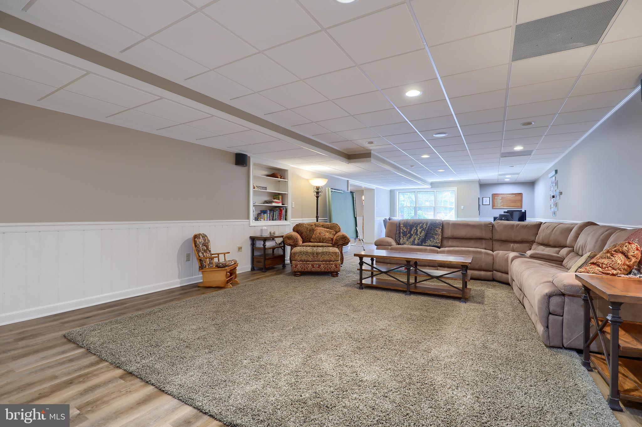 WATERFRONT ESTATES - Residential