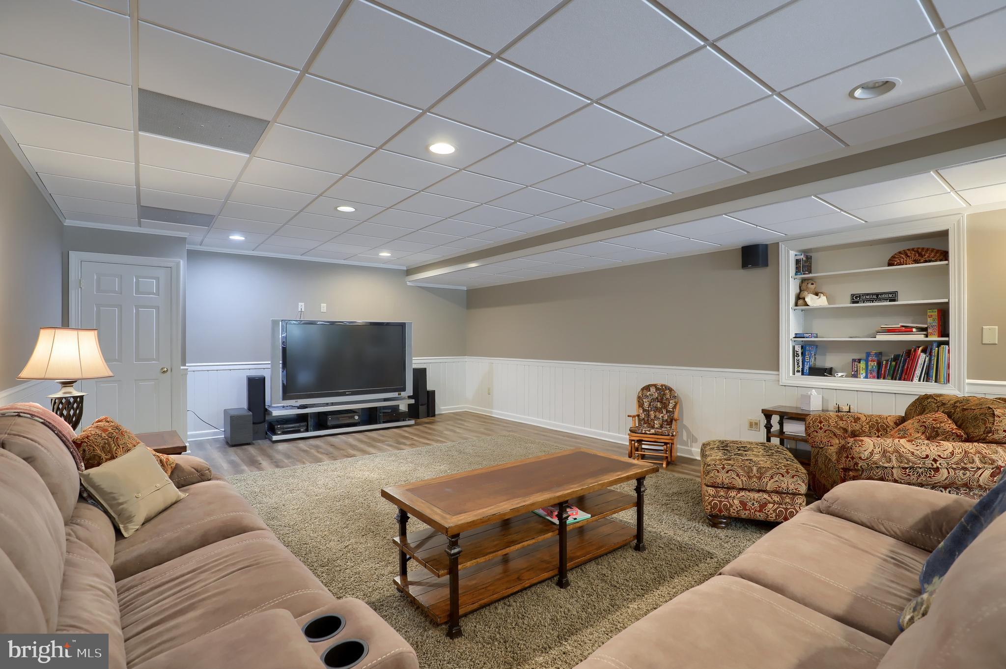 WATERFRONT ESTATES - Residential