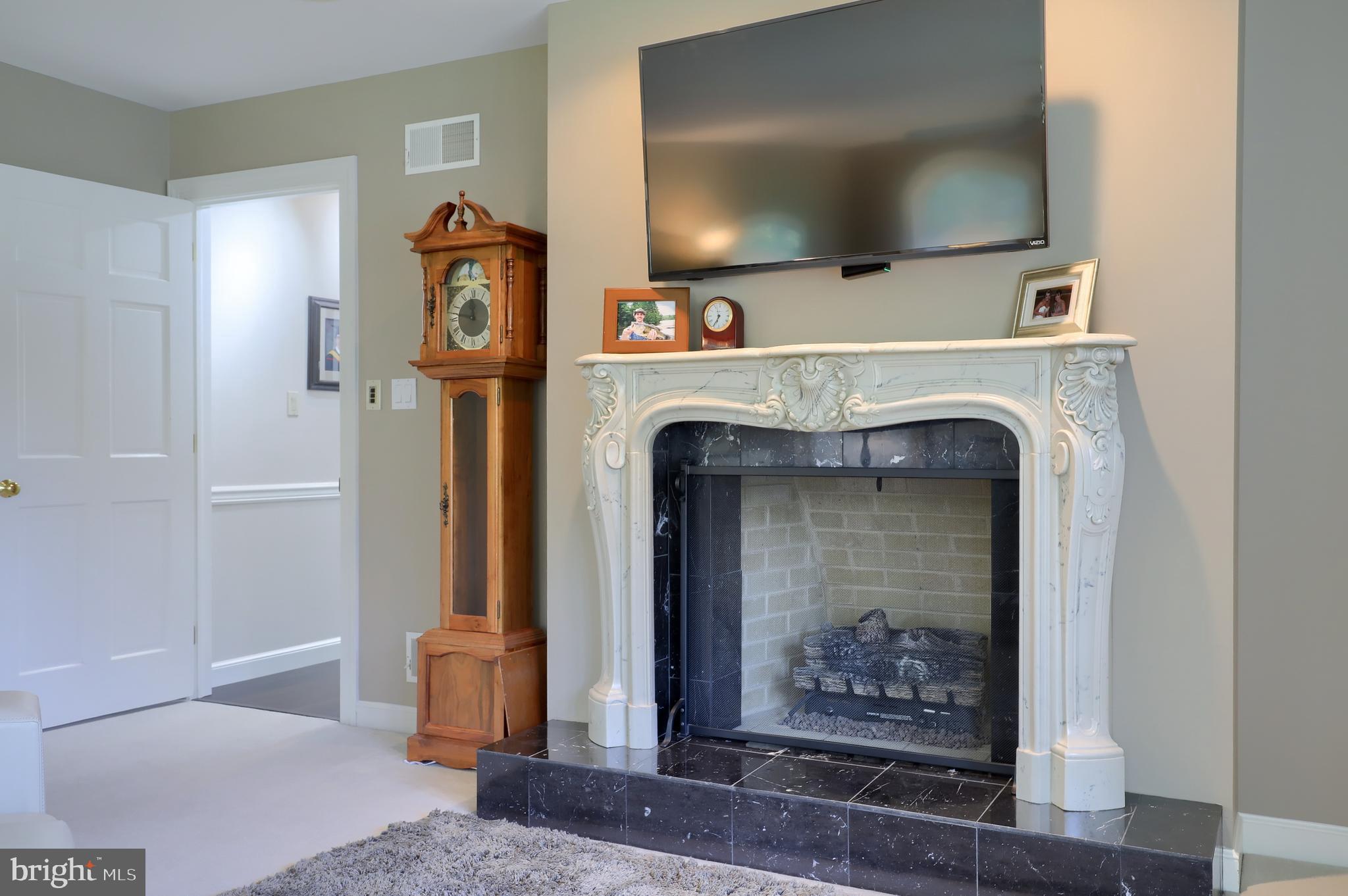 WATERFRONT ESTATES - Residential