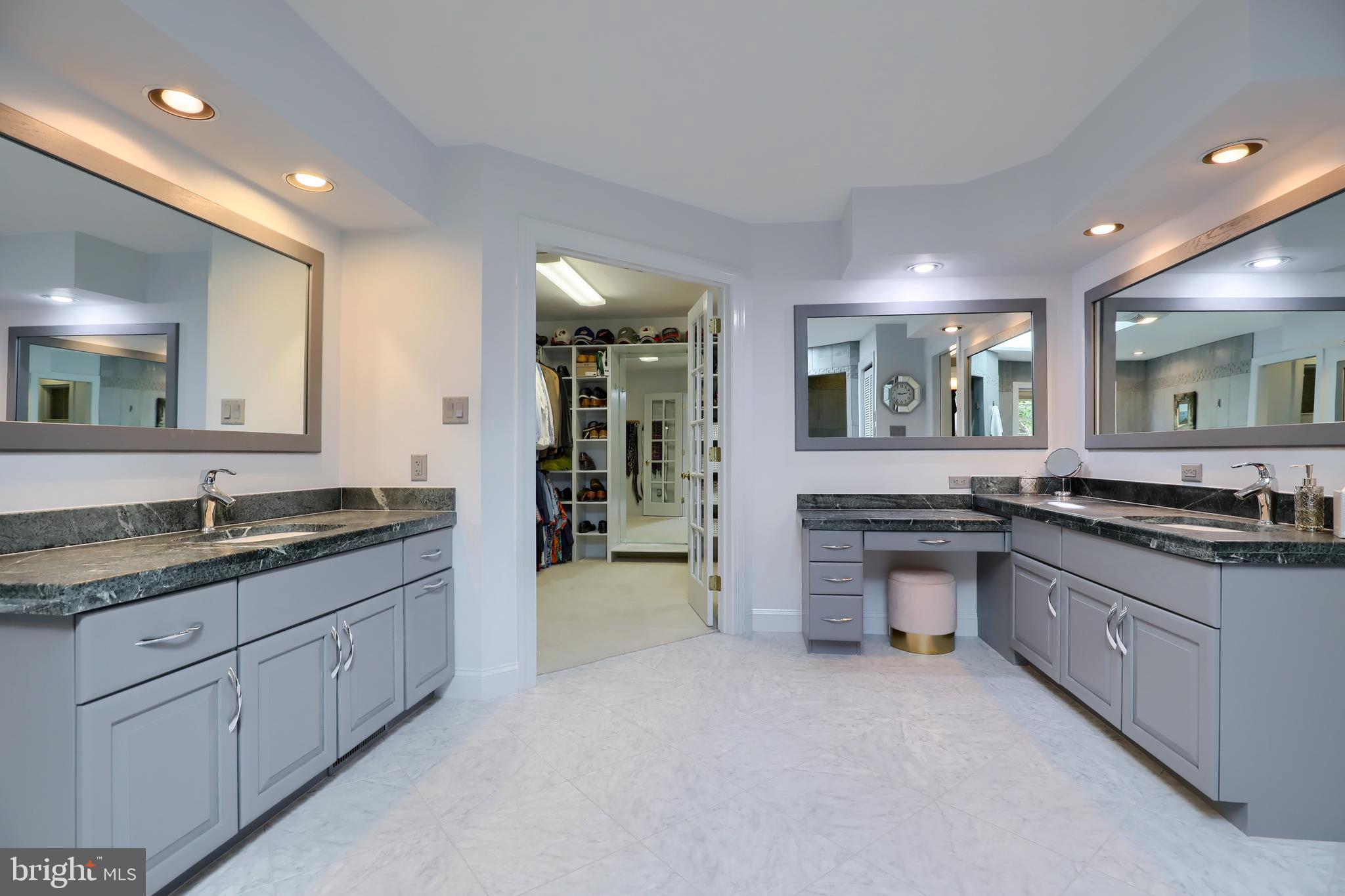 WATERFRONT ESTATES - Residential