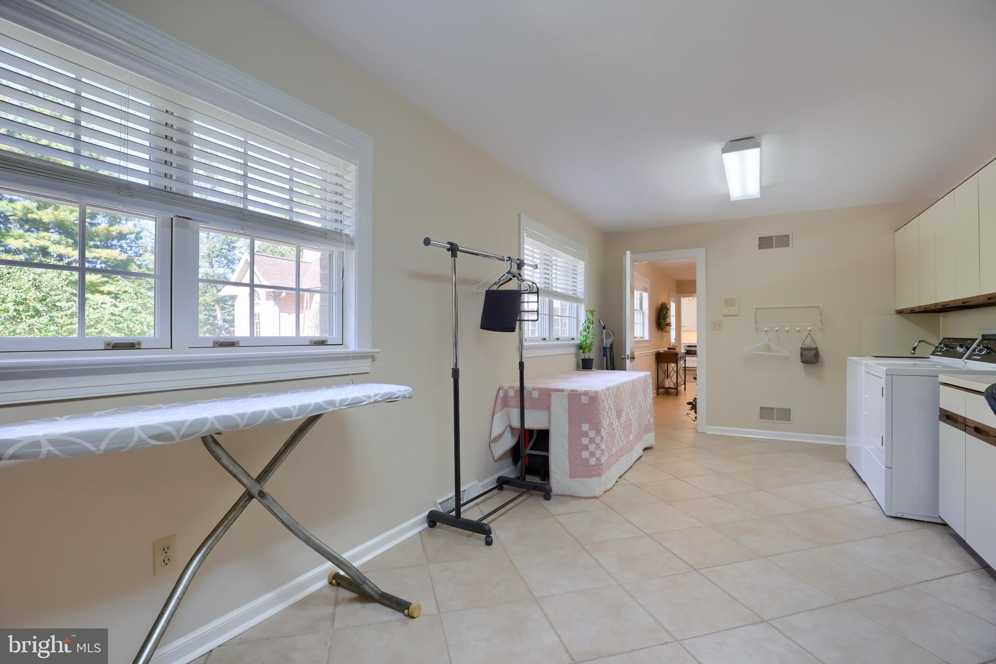 WATERFRONT ESTATES - Residential